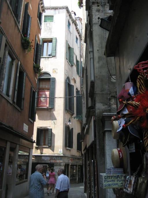 Ai Miracoli Apartment Венеция Экстерьер фото